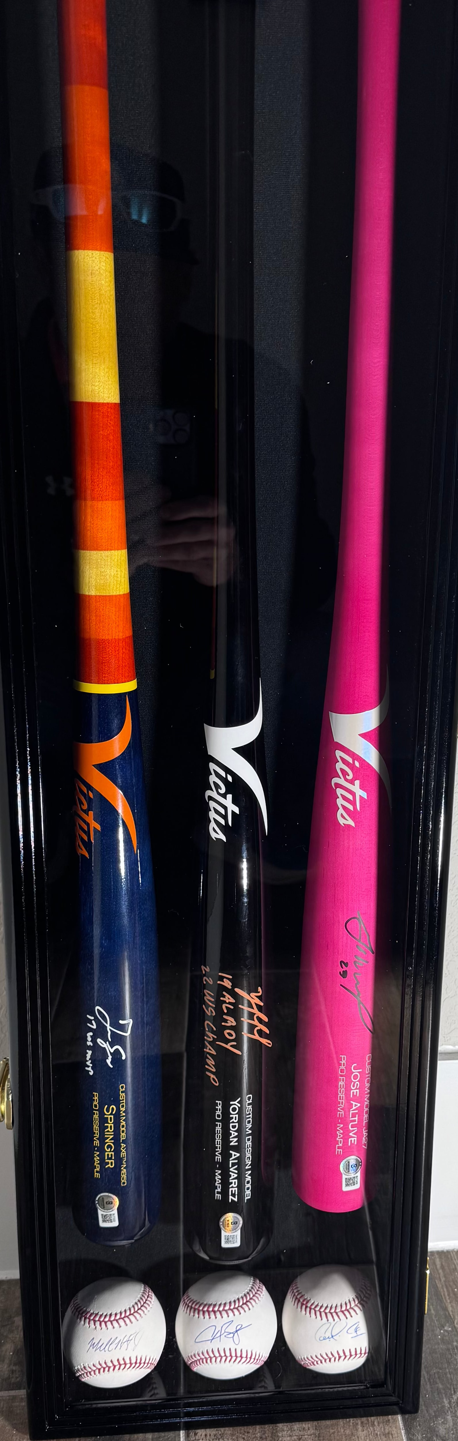 Astros Autographed Victus Bat & Signed Baseball Lot – Altuve Alvarez Springer Bregman Correa Brantley