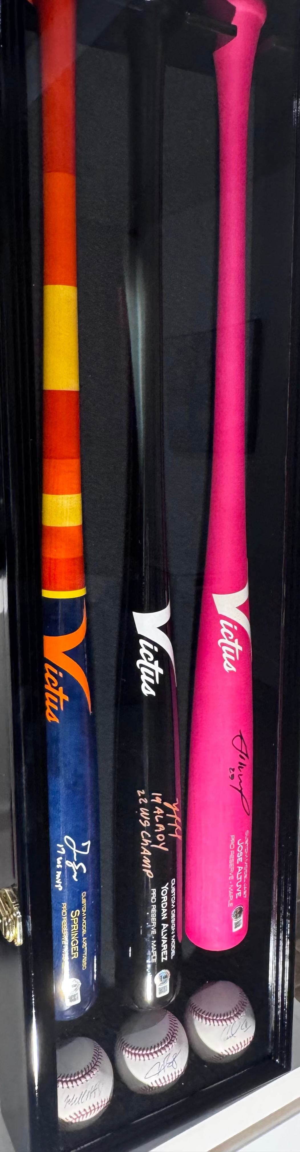 Astros Autographed Victus Bat & Signed Baseball Lot – Altuve Alvarez Springer Bregman Correa Brantley