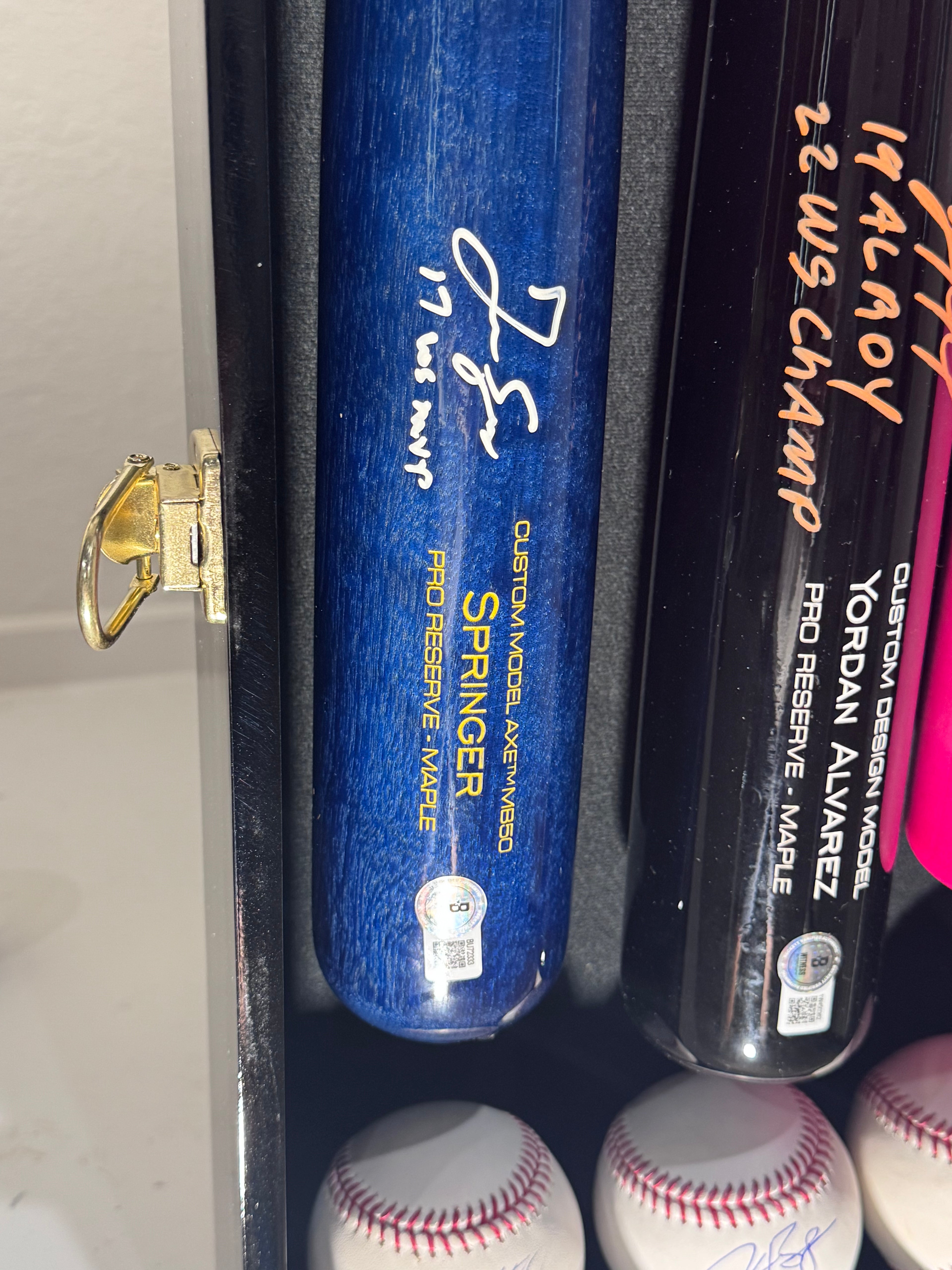 Astros Autographed Victus Bat & Signed Baseball Lot – Altuve Alvarez Springer Bregman Correa Brantley