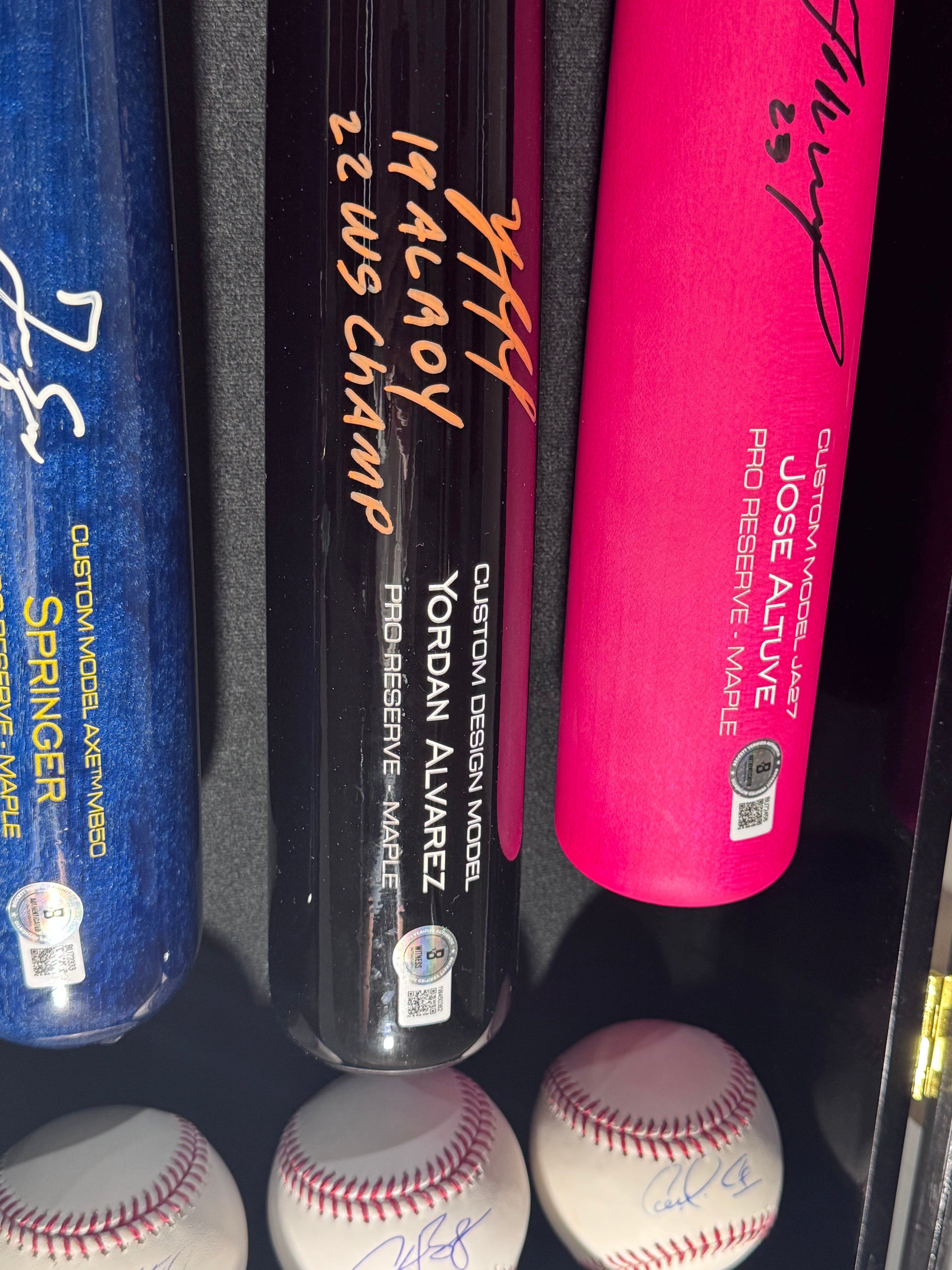 Astros Autographed Victus Bat & Signed Baseball Lot – Altuve Alvarez Springer Bregman Correa Brantley